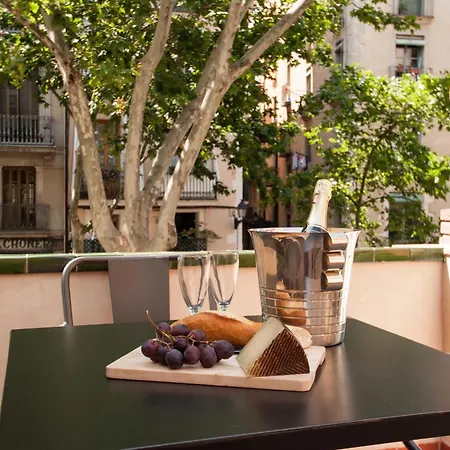 Deco Barcelona-born St. Apartment
