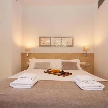 Deco Barcelona-born St. Apartment *