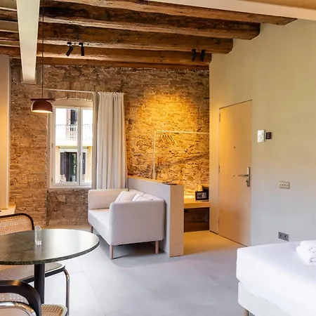 Deco Barcelona-born St. *